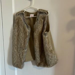 Fake fur vest